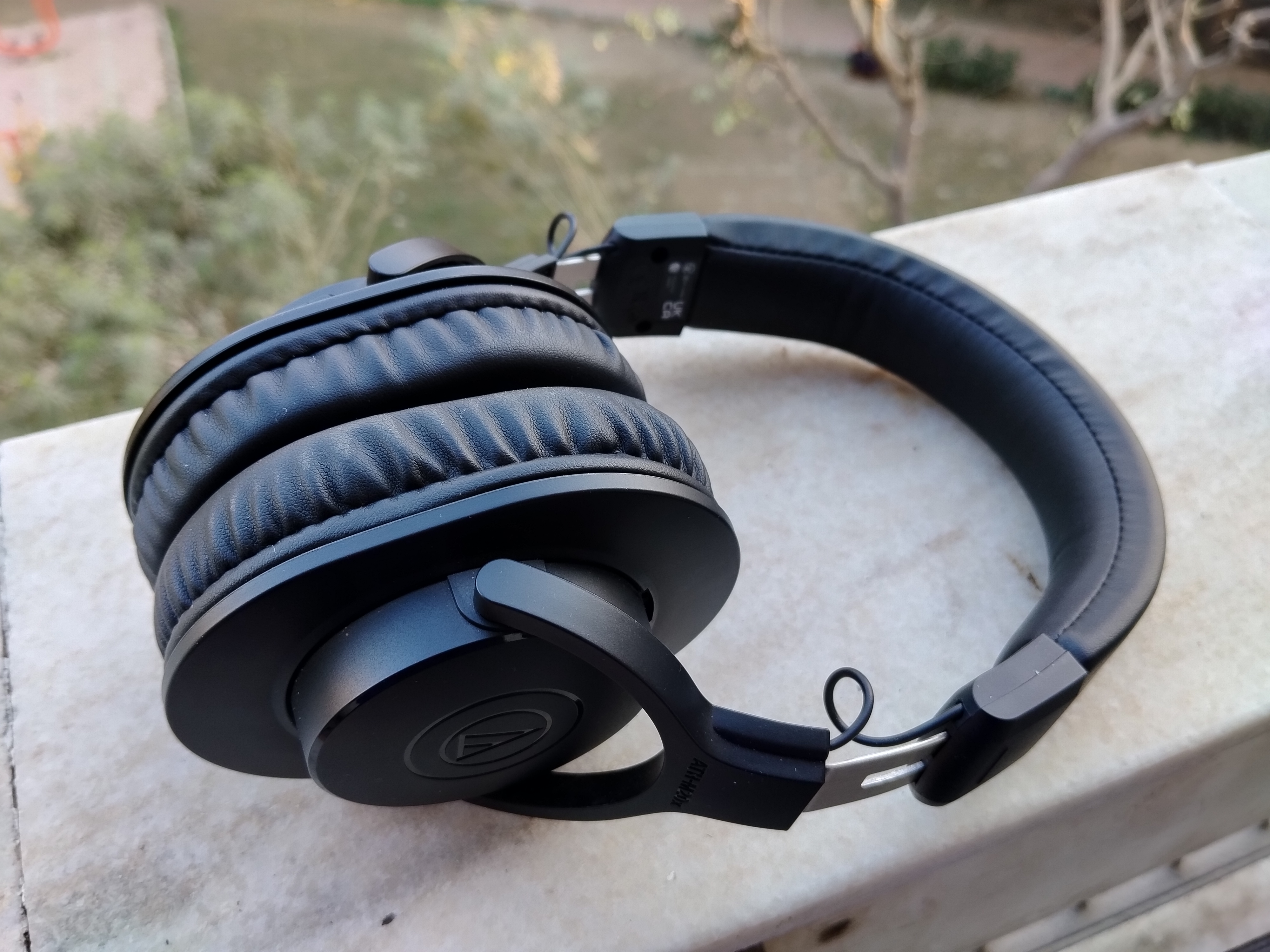 headphone-Audio-Technica ATH-M20xBT